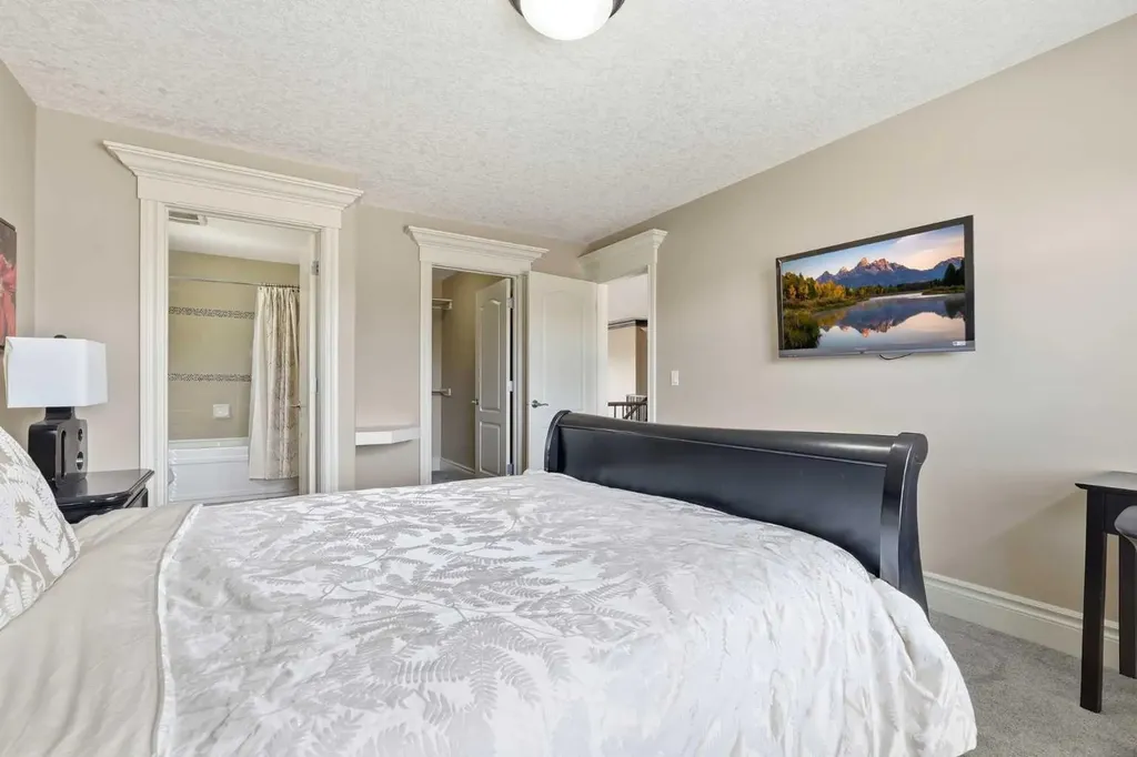 109 Aspen Ridge Place SW Calgary AB T3H0J6