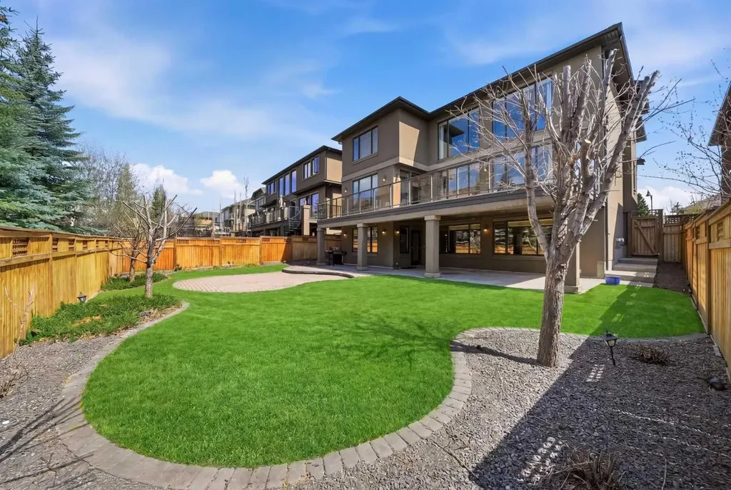 109 Aspen Ridge Place SW Calgary AB T3H0J6