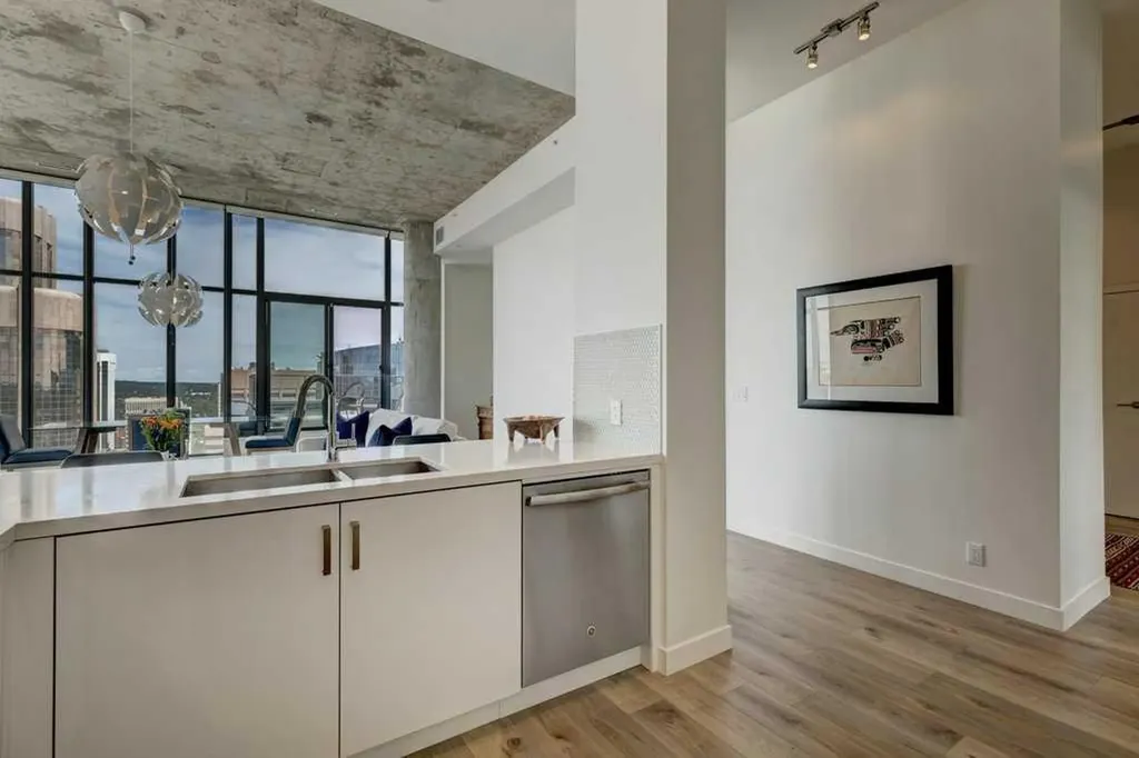 1010 6 Street SW Calgary AB T2R 1B4