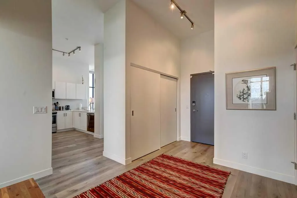 1010 6 Street SW Calgary AB T2R 1B4