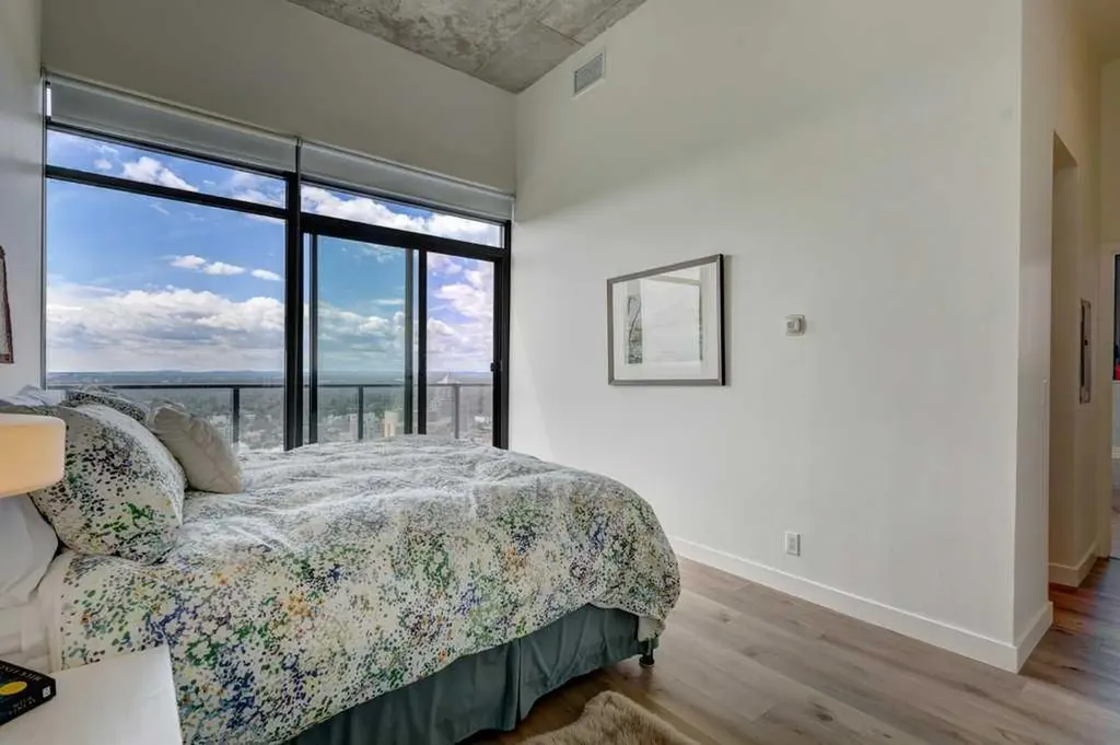 1010 6 Street SW Calgary AB T2R 1B4