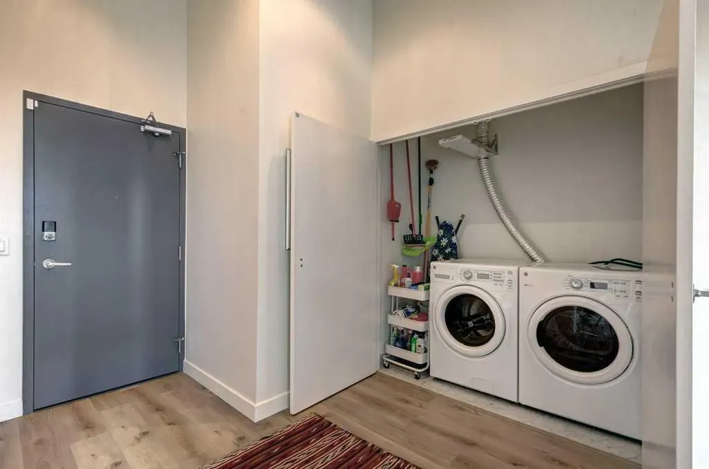 1010 6 Street SW Calgary AB T2R 1B4