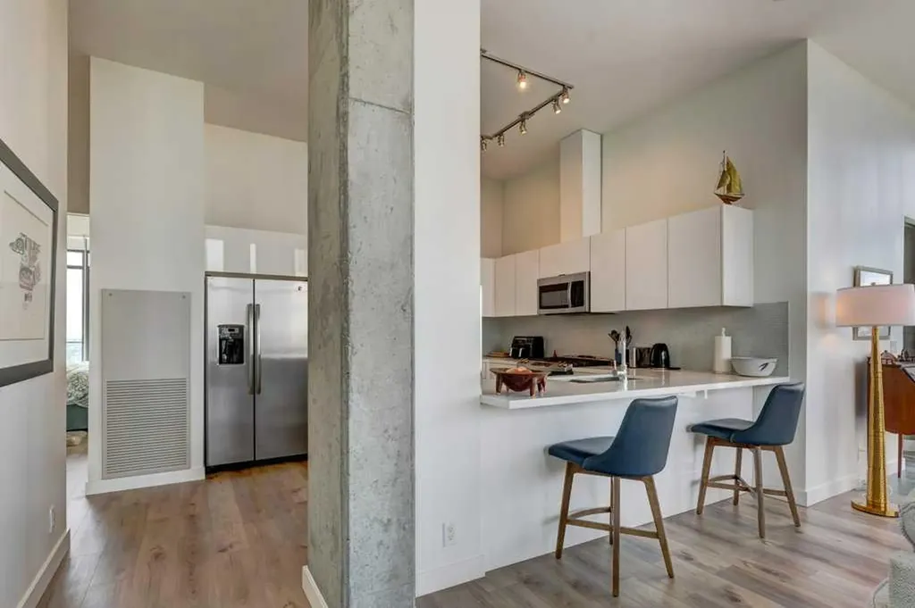 1010 6 Street SW Calgary AB T2R 1B4