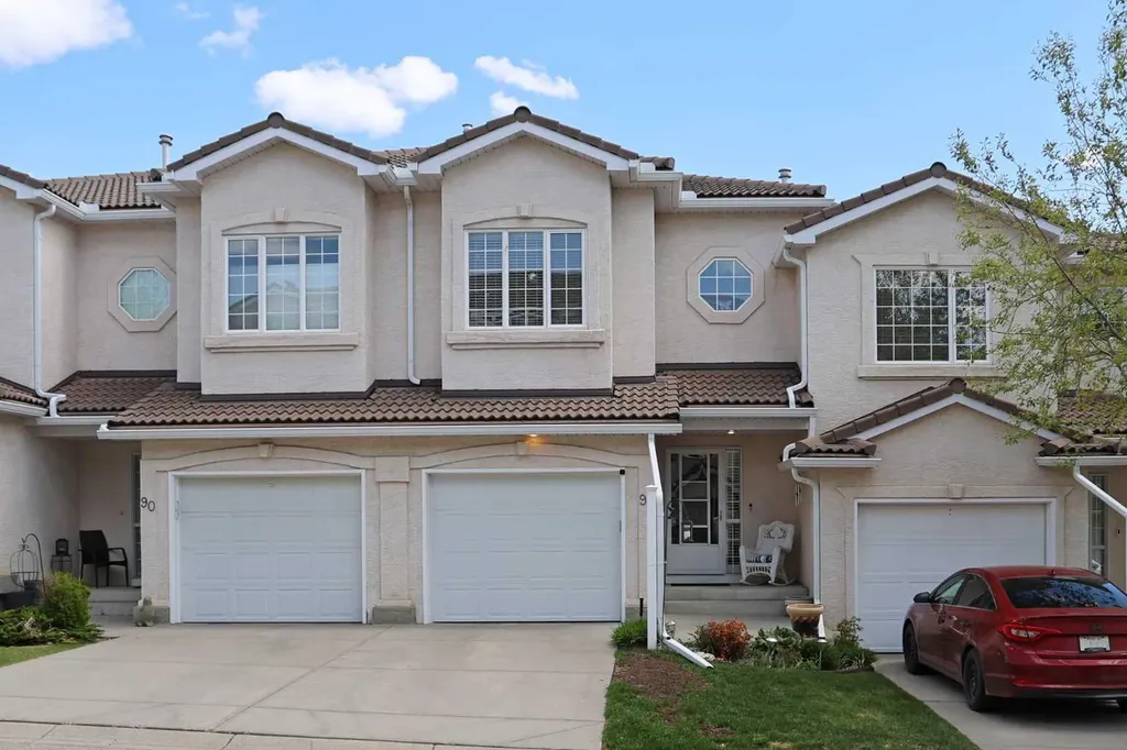 92 Hamptons Link NW Calgary AB T3A 5V9