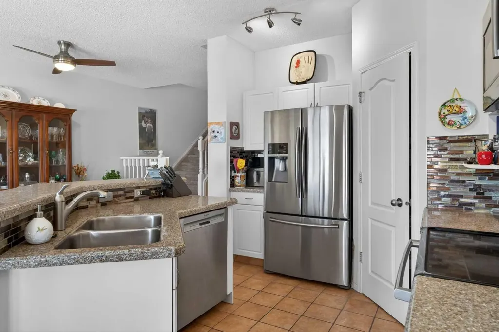 92 Hamptons Link NW Calgary AB T3A 5V9