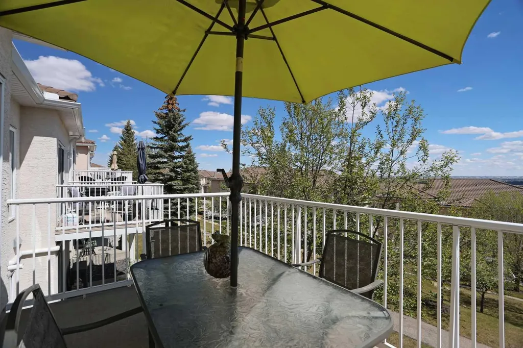 92 Hamptons Link NW Calgary AB T3A 5V9