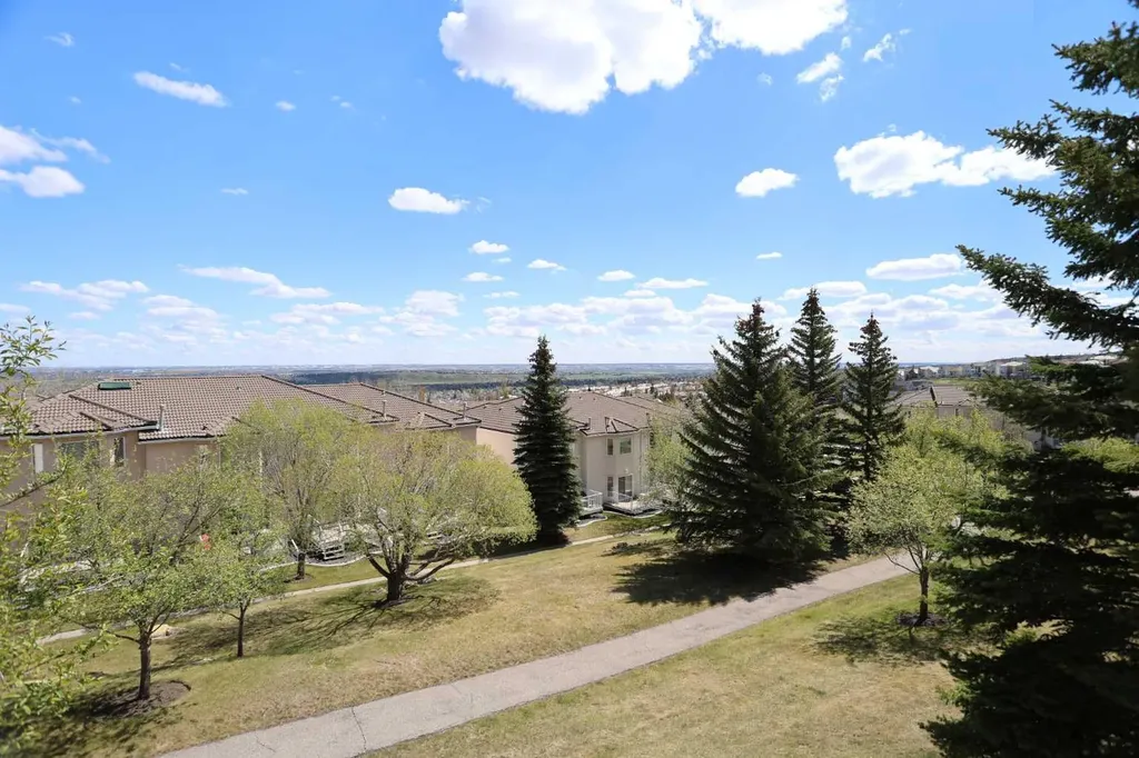 92 Hamptons Link NW Calgary AB T3A 5V9
