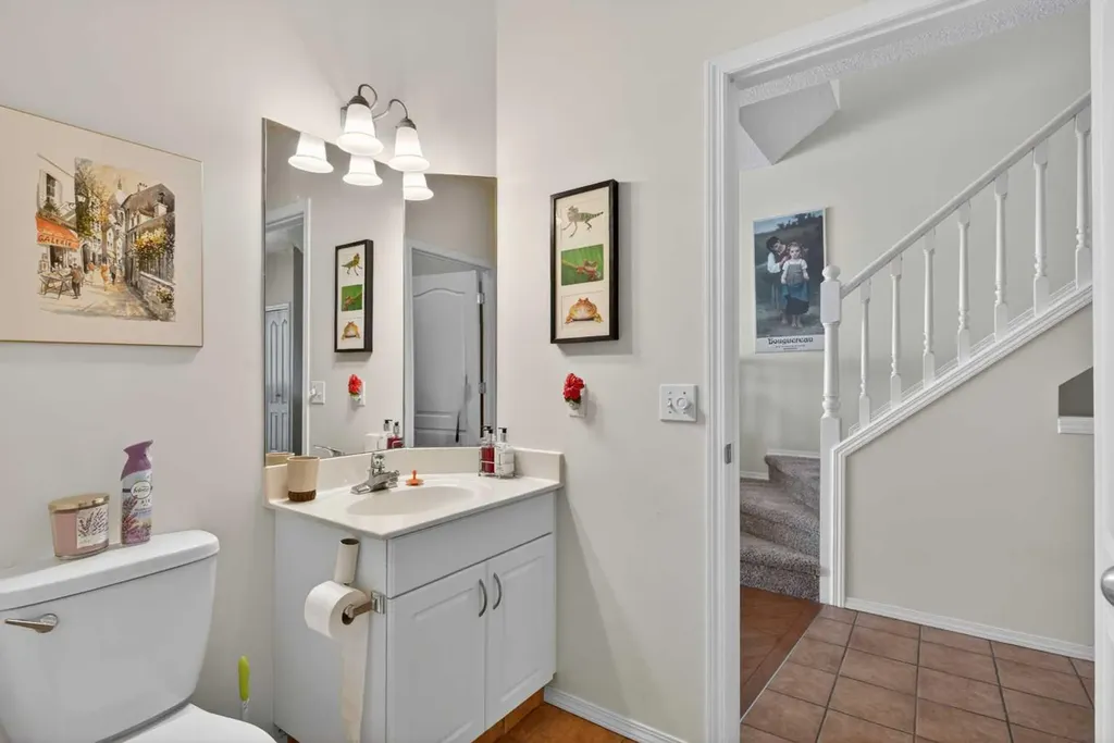 92 Hamptons Link NW Calgary AB T3A 5V9