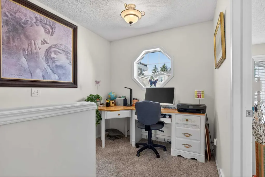 92 Hamptons Link NW Calgary AB T3A 5V9
