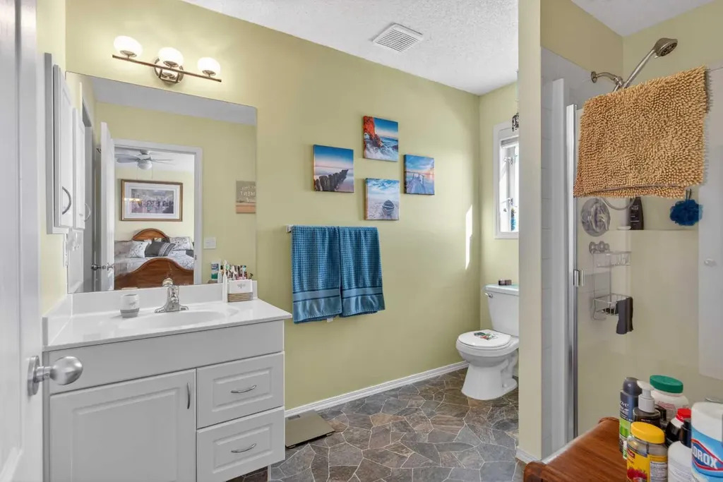 92 Hamptons Link NW Calgary AB T3A 5V9