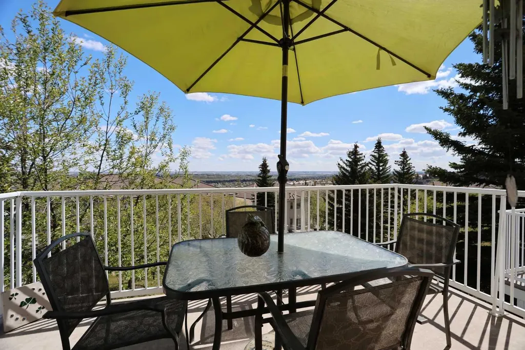 92 Hamptons Link NW Calgary AB T3A 5V9