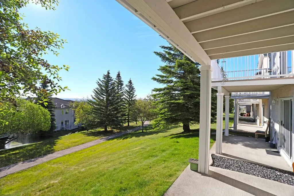 92 Hamptons Link NW Calgary AB T3A 5V9