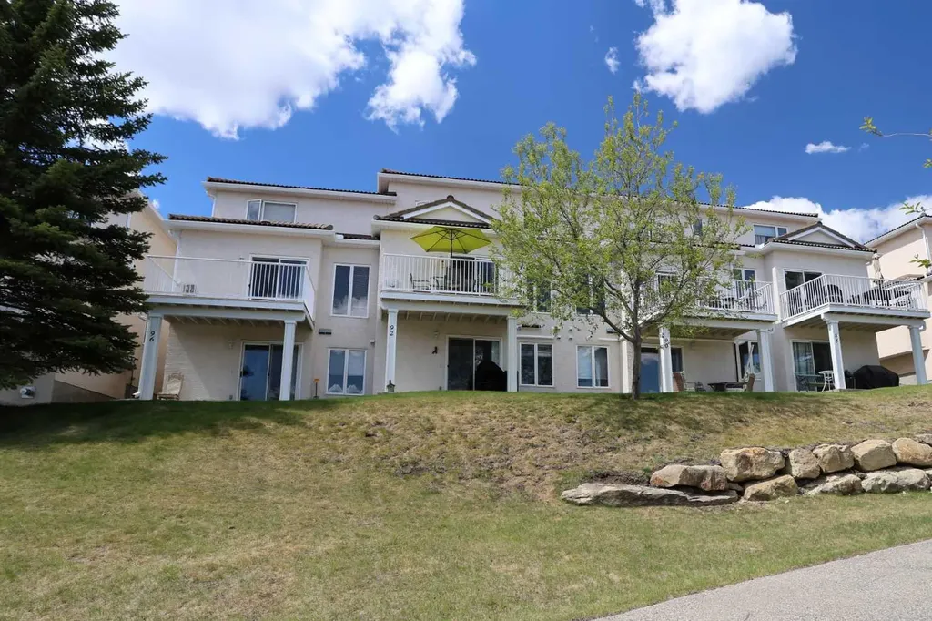 92 Hamptons Link NW Calgary AB T3A 5V9