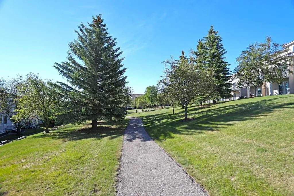 92 Hamptons Link NW Calgary AB T3A 5V9