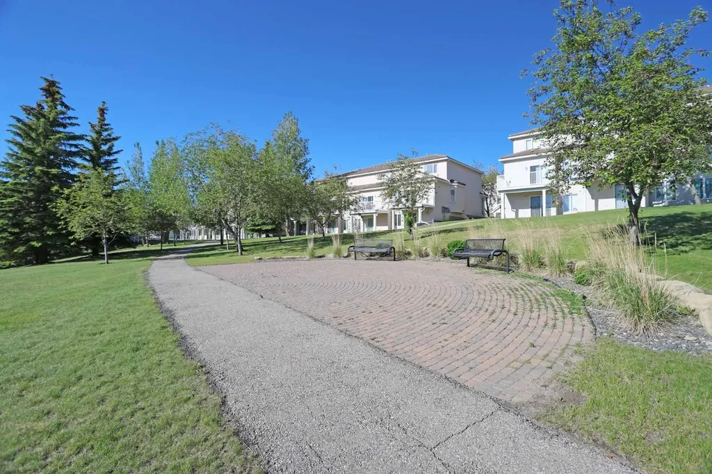 92 Hamptons Link NW Calgary AB T3A 5V9