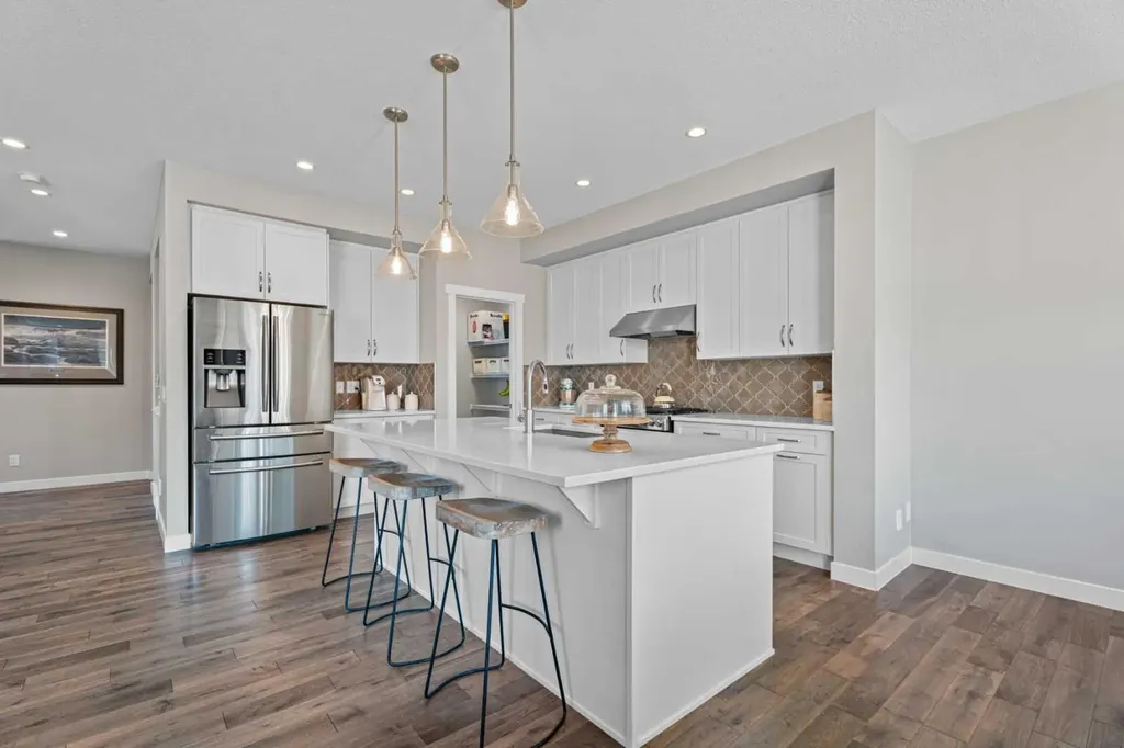 19 Masters Mews SE Calgary AB T3M 2B4