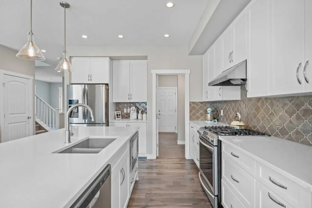 19 Masters Mews SE Calgary AB T3M 2B4