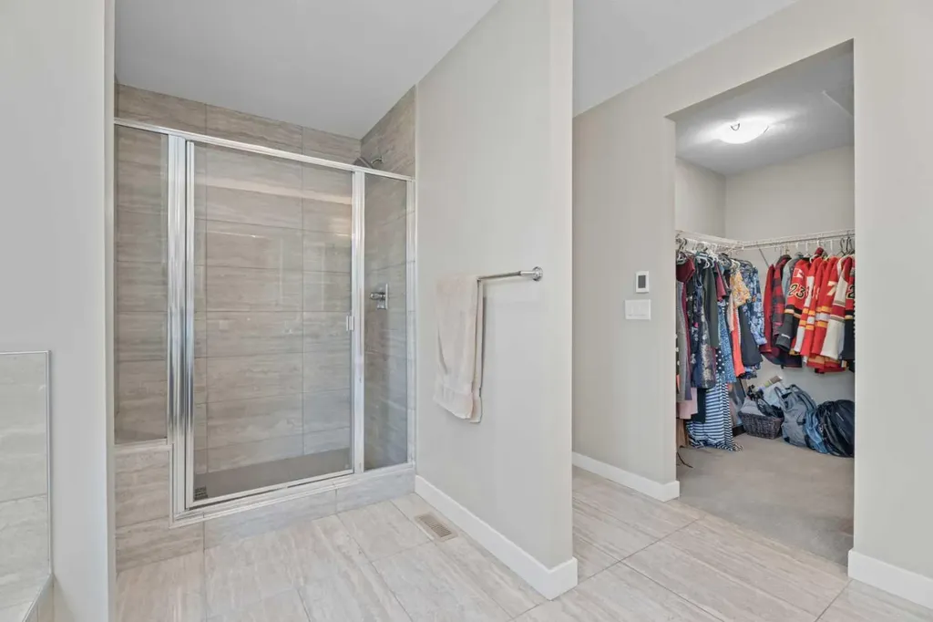 19 Masters Mews SE Calgary AB T3M 2B4