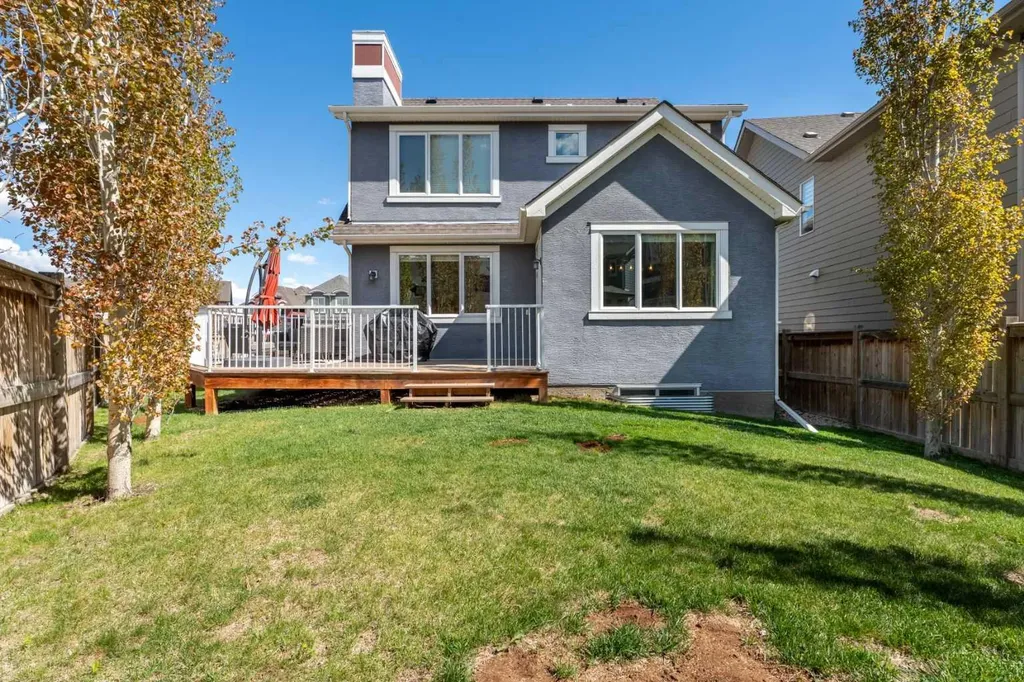 19 Masters Mews SE Calgary AB T3M 2B4