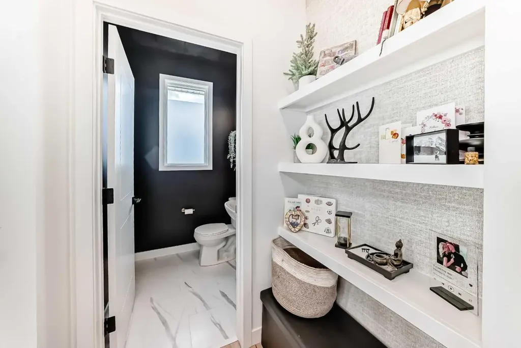 3 Agate Road Cochrane AB T4C 3B9