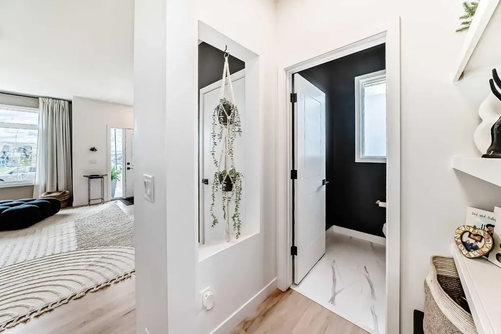 3 Agate Road Cochrane AB T4C 3B9