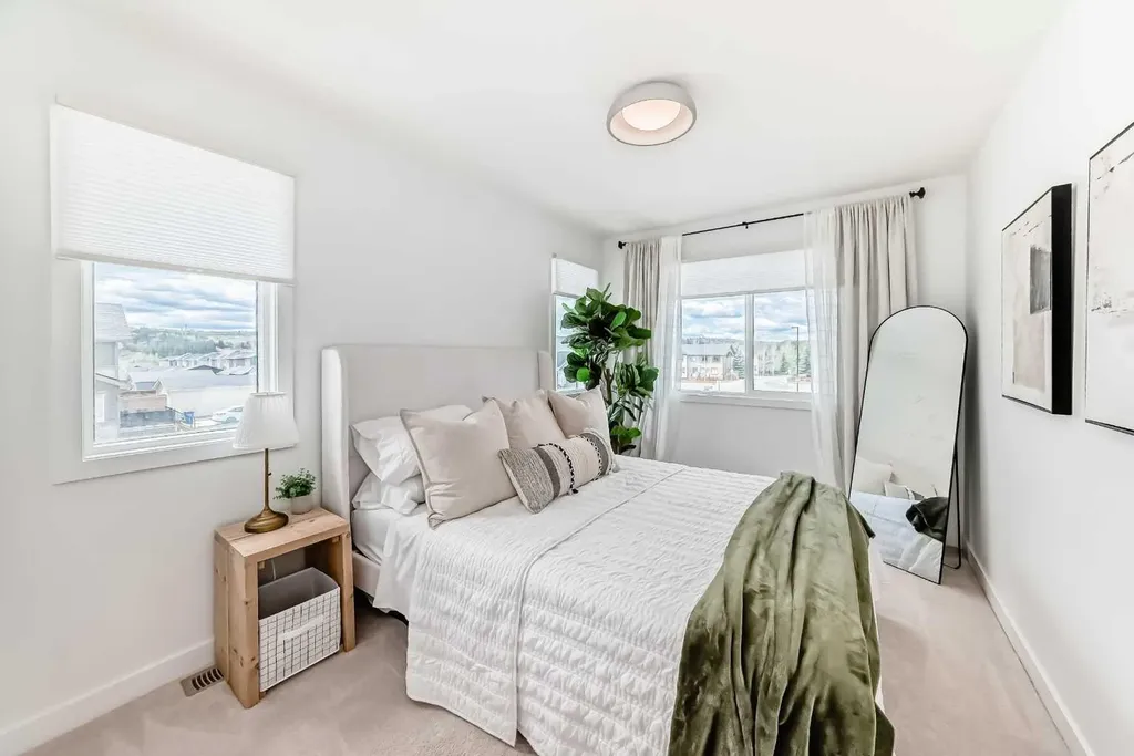 3 Agate Road Cochrane AB T4C 3B9