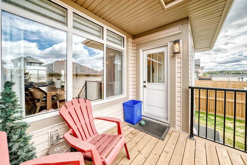 3 Agate Road Cochrane AB T4C 3B9