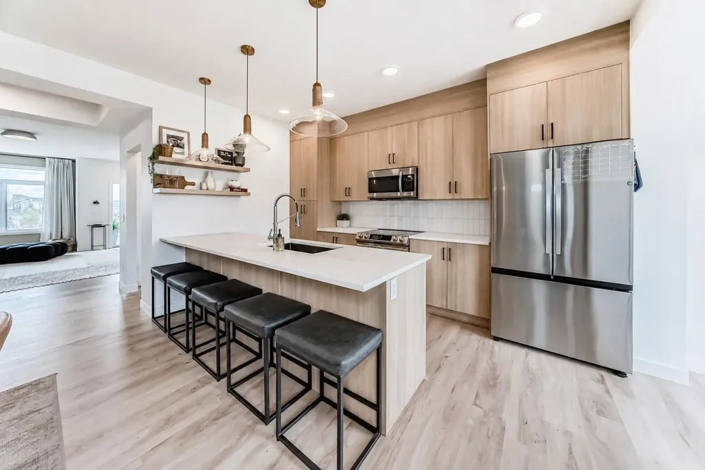 3 Agate Road Cochrane AB T4C 3B9