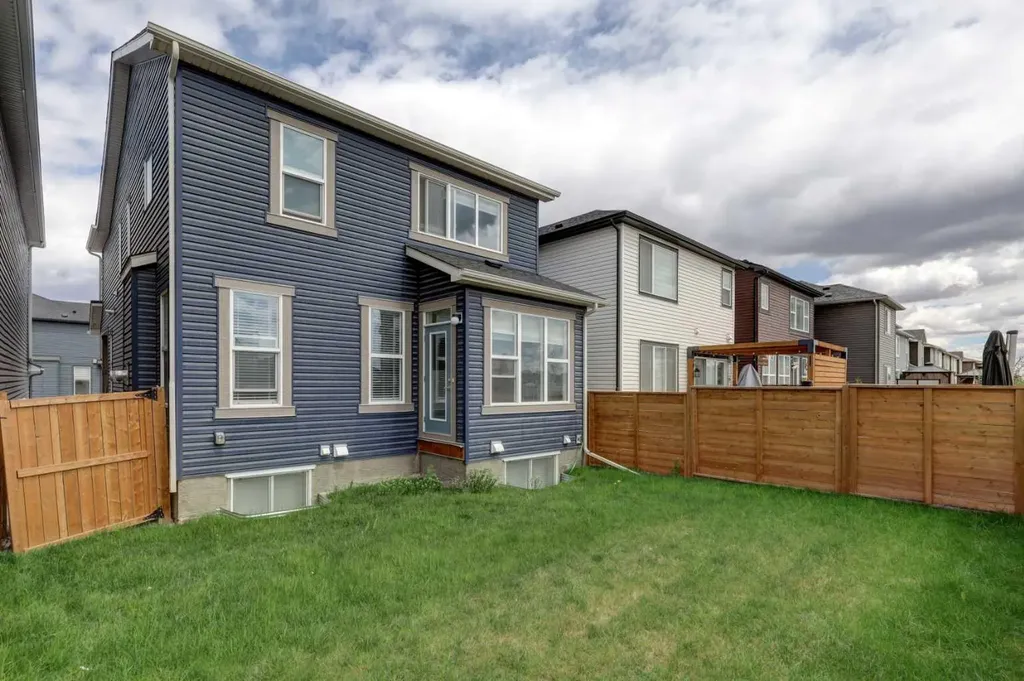 154 Amblehurst Way NW Calgary AB T3P 2A1