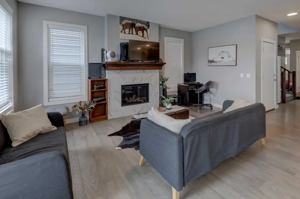 154 Amblehurst Way NW Calgary AB T3P 2A1