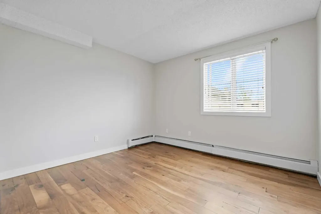1828 12 Avenue SW Calgary AB T3C 0R6