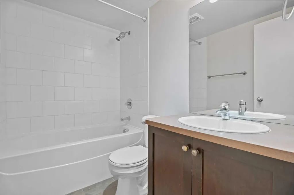 1828 12 Avenue SW Calgary AB T3C 0R6