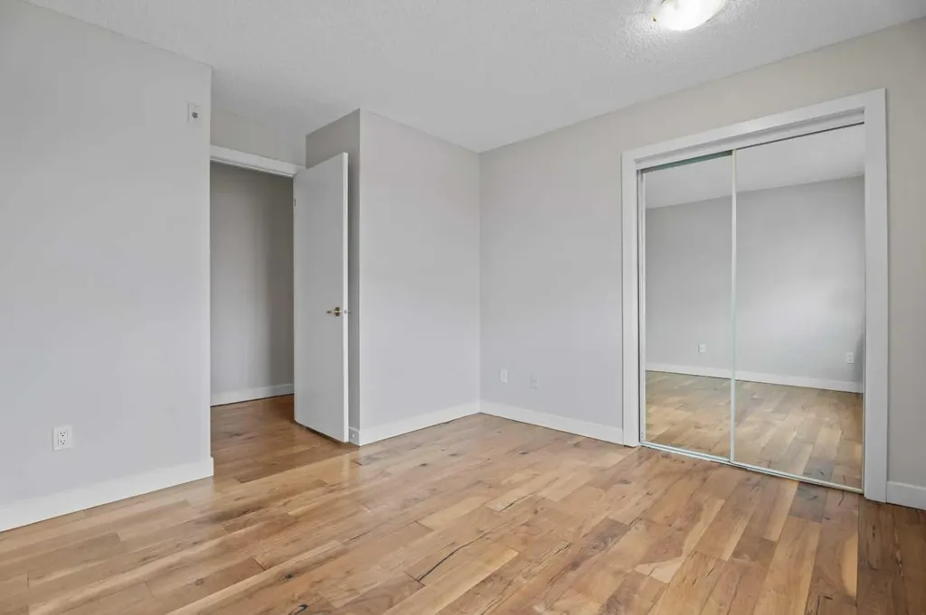 1828 12 Avenue SW Calgary AB T3C 0R6