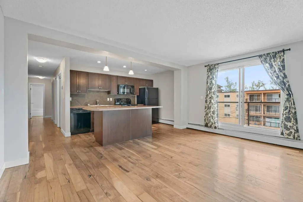 1828 12 Avenue SW Calgary AB T3C 0R6