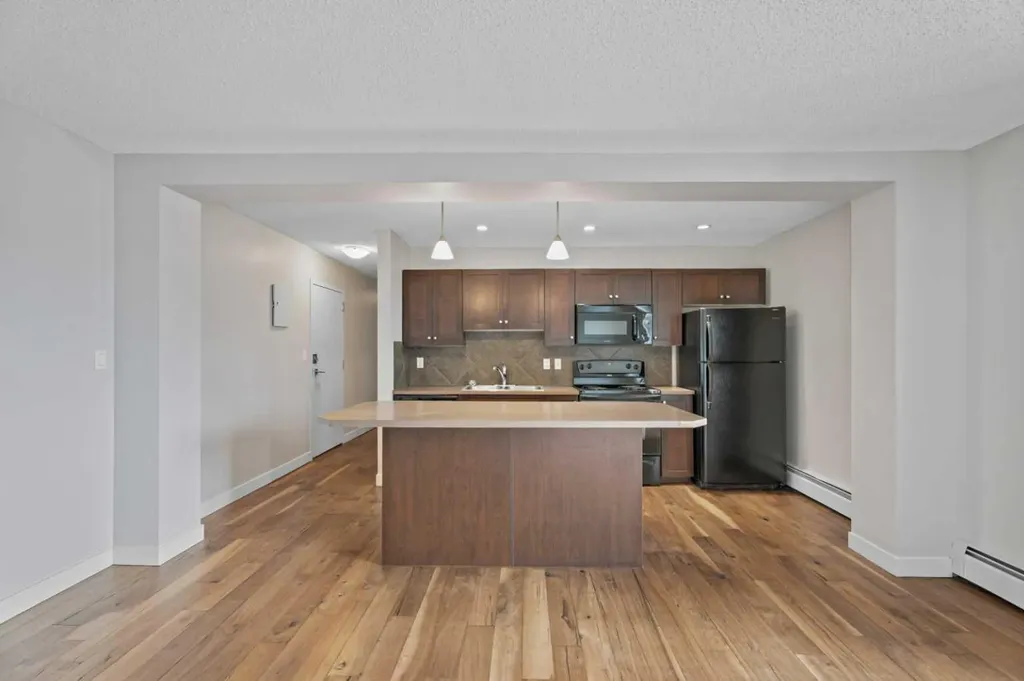 1828 12 Avenue SW Calgary AB T3C 0R6