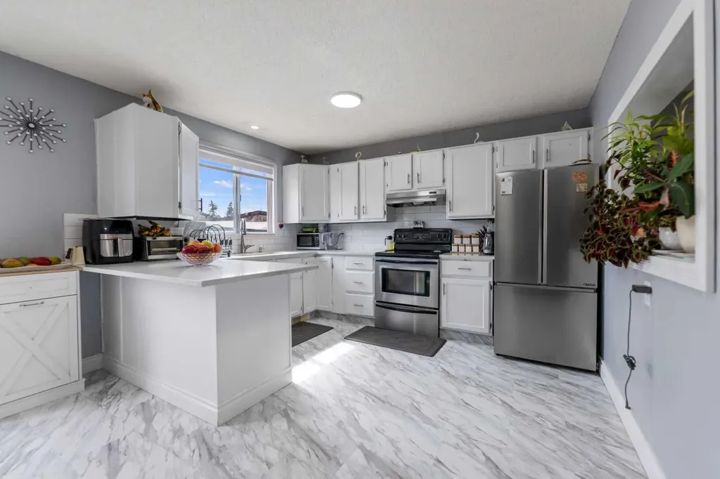 35 Templemont Drive NE Calgary AB T1Y 4Z5