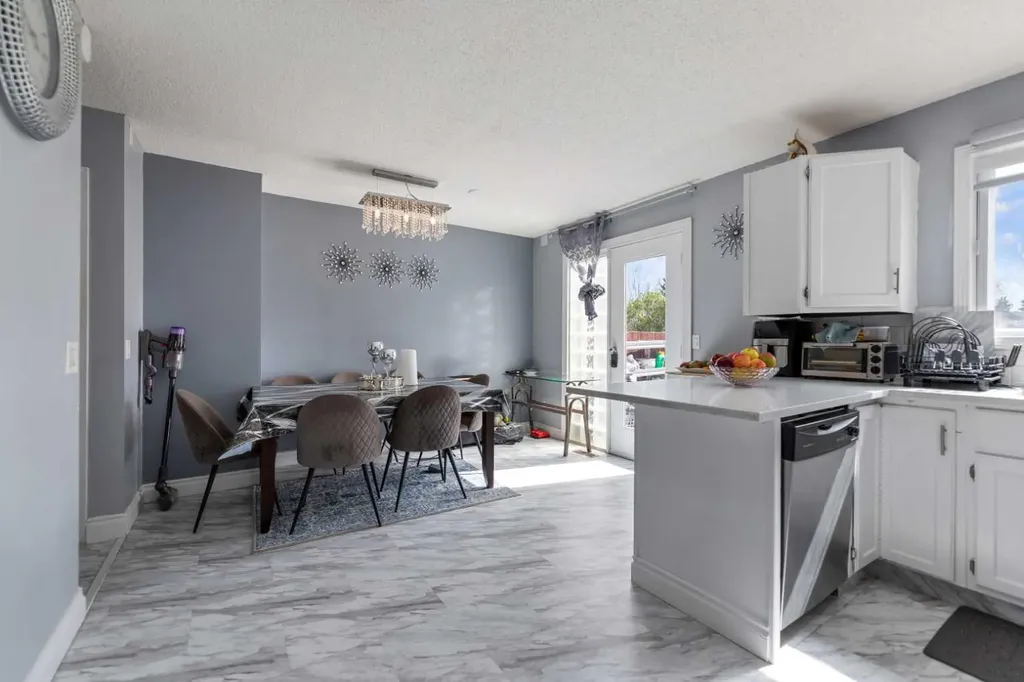 35 Templemont Drive NE Calgary AB T1Y 4Z5