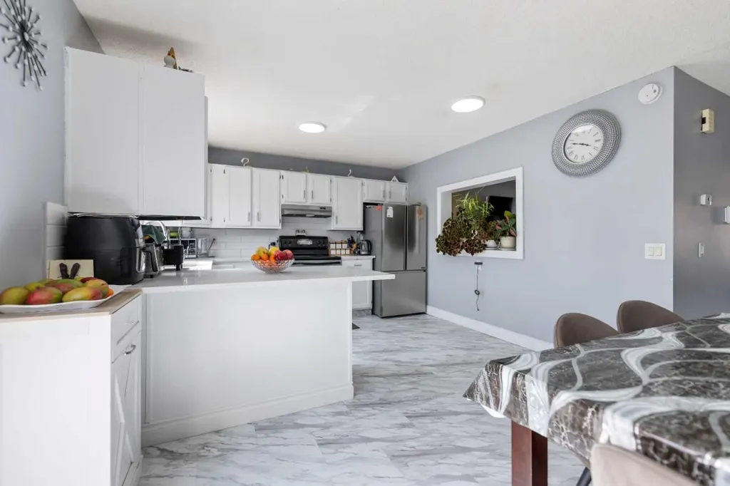 35 Templemont Drive NE Calgary AB T1Y 4Z5