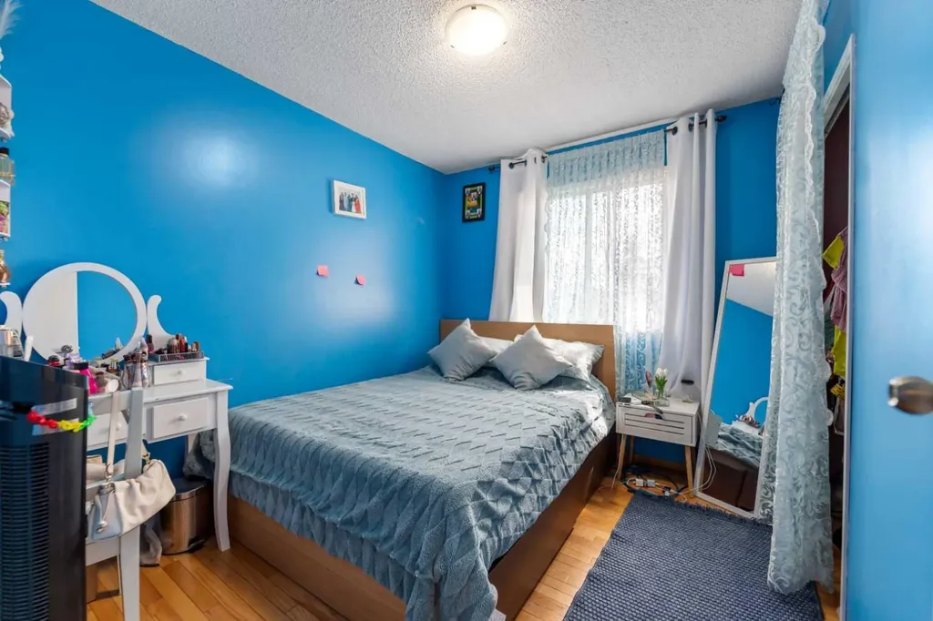 35 Templemont Drive NE Calgary AB T1Y 4Z5