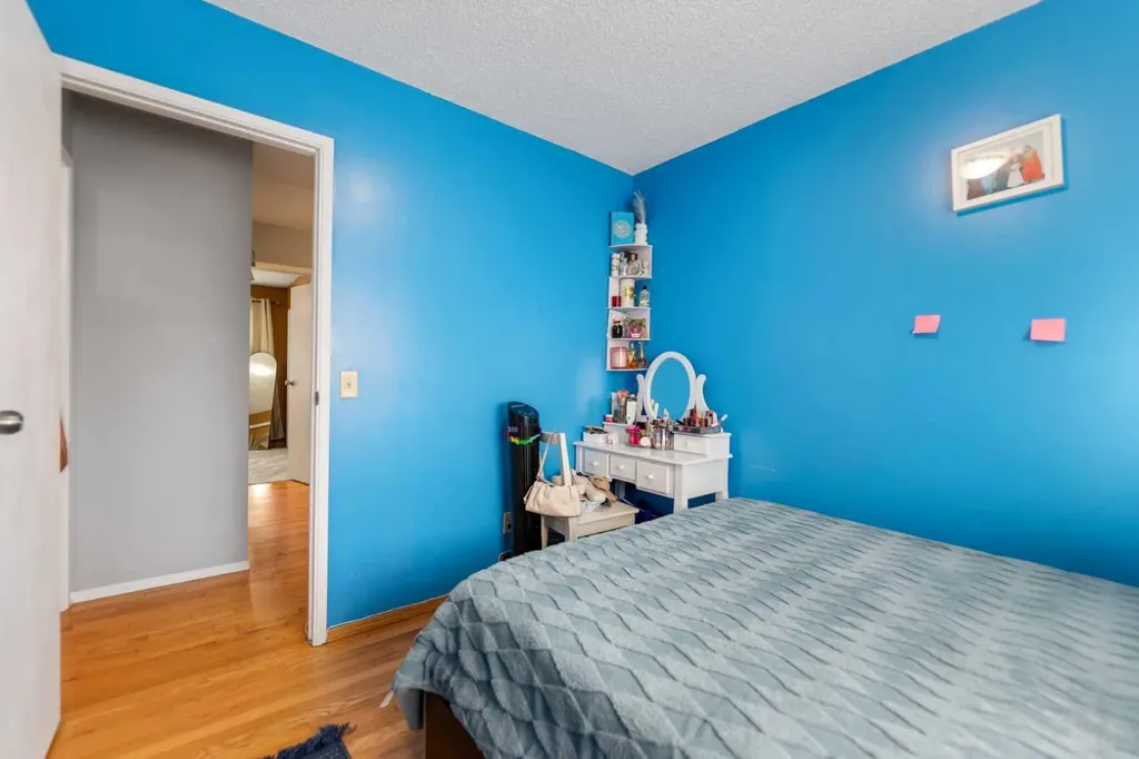 35 Templemont Drive NE Calgary AB T1Y 4Z5