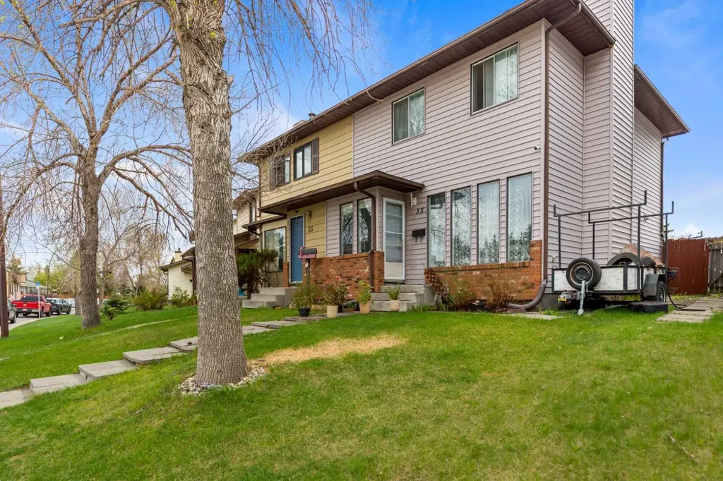 35 Templemont Drive NE Calgary AB T1Y 4Z5