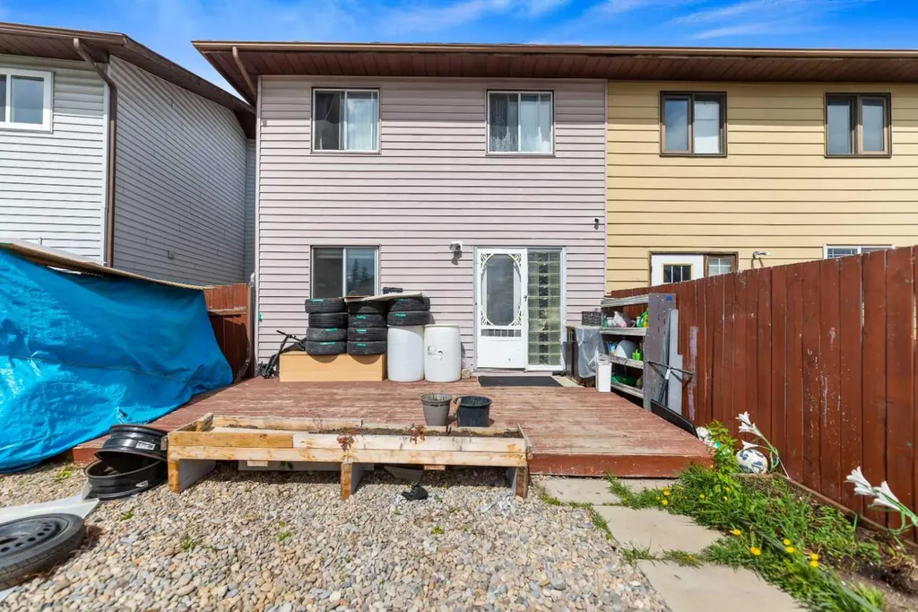 35 Templemont Drive NE Calgary AB T1Y 4Z5