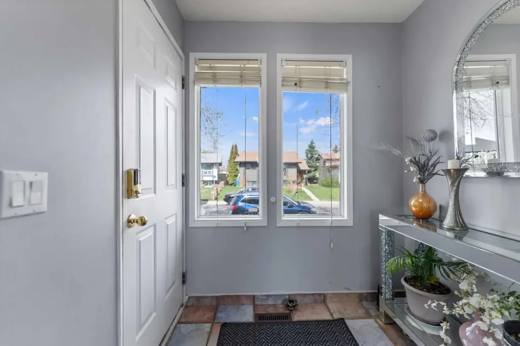 35 Templemont Drive NE Calgary AB T1Y 4Z5