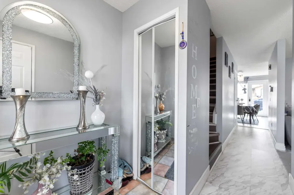 35 Templemont Drive NE Calgary AB T1Y 4Z5
