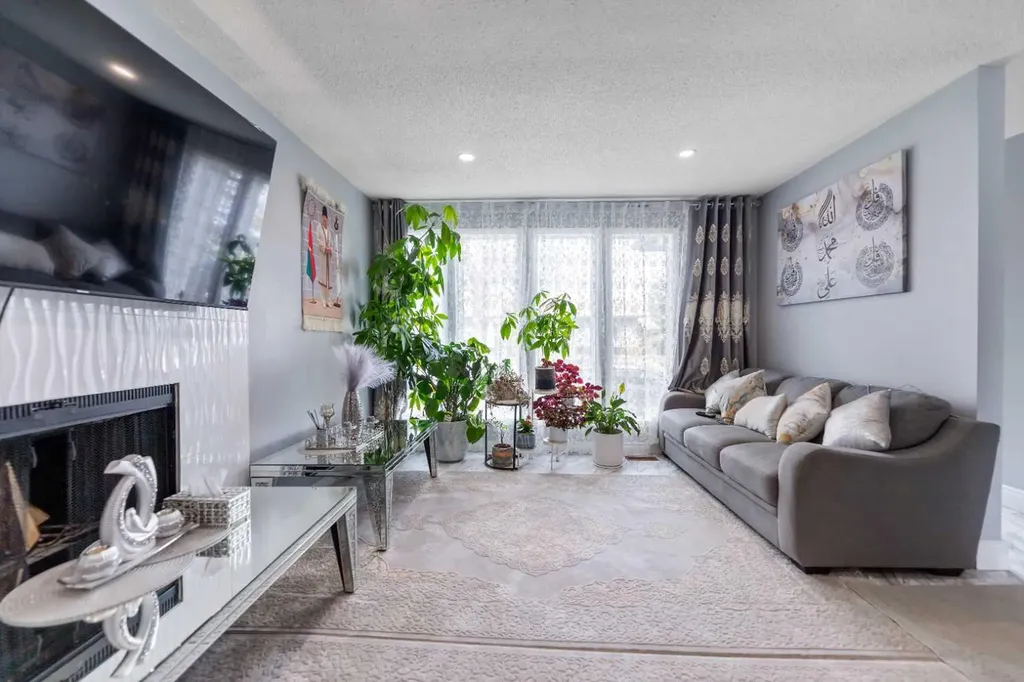 35 Templemont Drive NE Calgary AB T1Y 4Z5