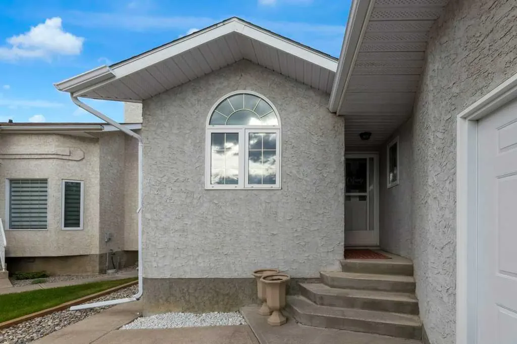 13A Westlynn Drive Claresholm AB T0L 0T0