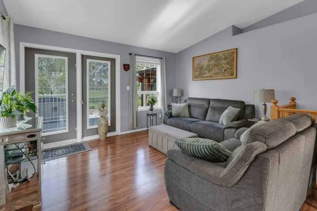 13A Westlynn Drive Claresholm AB T0L 0T0