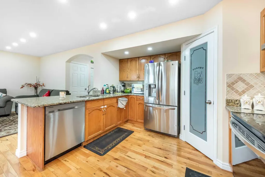 138 Panamount Crescent NW Calgary AB T3K 5L7