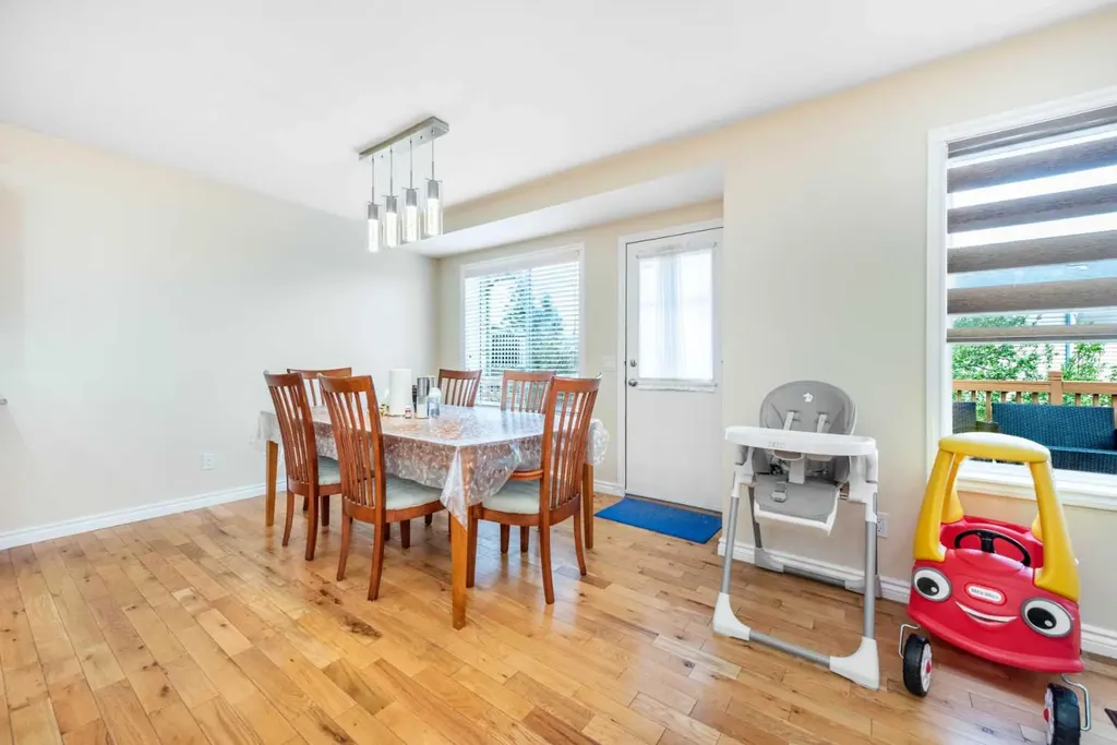 138 Panamount Crescent NW Calgary AB T3K 5L7