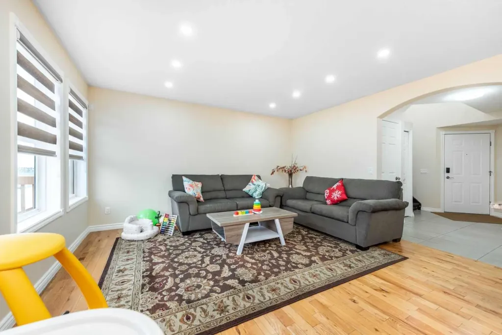 138 Panamount Crescent NW Calgary AB T3K 5L7